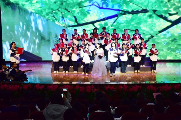 追梦能达 持愿可圆——记棠外仁譞文学社第十八届诗歌朗诵比赛