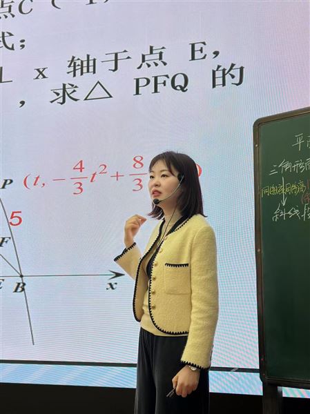 精研复习策略 共话教材新章——棠外初中成功承办双流区九年级数学专题教研活动