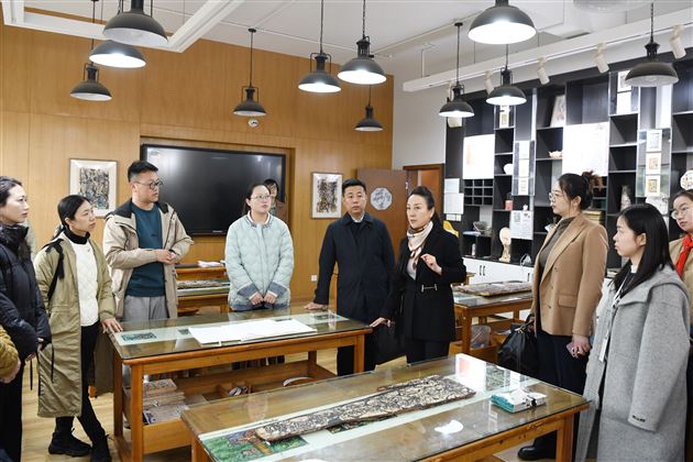 国家级示范性大中小学校学生艺术团标准研制专家组莅临棠外调研