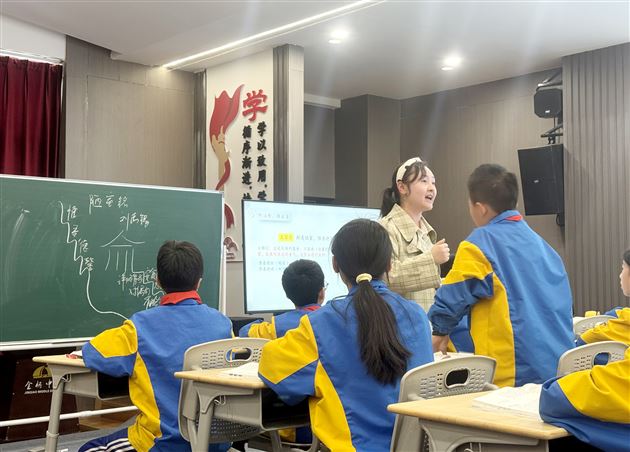 聚焦学习中心 落实学科素养——棠外教师刘勇、汤斯嘉参加双流区特级教师讲师团送教活动