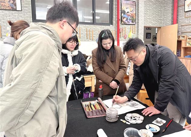 水墨传薪续华章,丹青溢彩绘新篇——棠外附小王宪龙老师为双流区教师国画团做专题培训