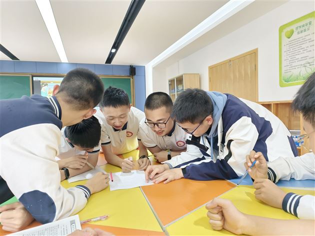 以歌为钥,开启青春情感认知之门——棠外高中开展“青春期情感”专题团辅活动