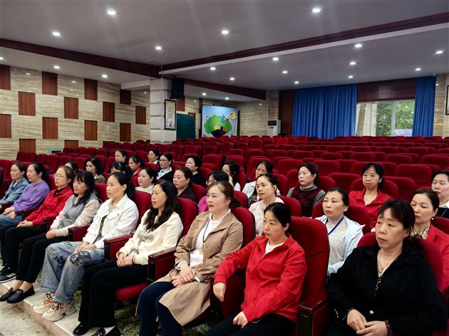 法治浸润生活 护航学生成长——棠外初中开展生活老师职业技能培训暨公寓精细化管理主题教研活动