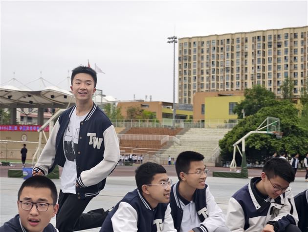 十载蔷薇绽芬芳 生命教育促成长
