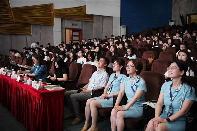 点亮阅读之光,开启整本书阅读新旅程——棠外附小成功举办双流区小学语文整本书学习任务群专题研讨活动