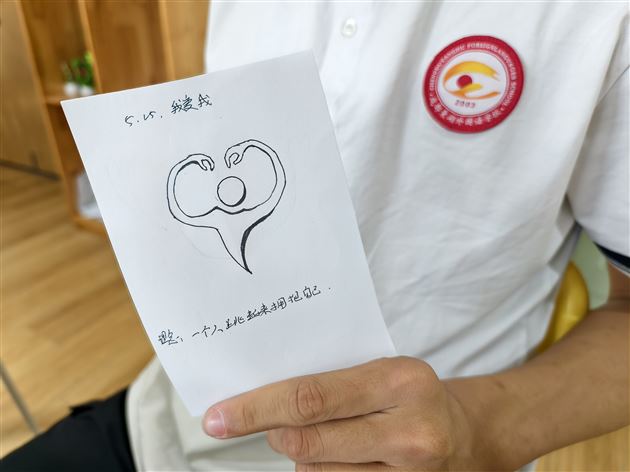 从色彩到心灵,创意表达“我爱我”——棠外高中2025年“5·25我爱我”心理健康节系列活动(五)