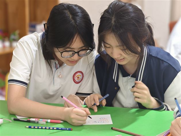 从色彩到心灵,创意表达“我爱我”——棠外高中2025年“5·25我爱我”心理健康节系列活动(五)