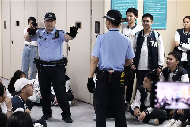 警用器械展示