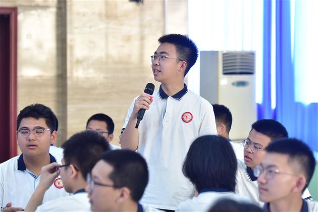 以理念为帆 筑育人之基——成都市第十一届中小学班主任技能大赛决赛(中学 3 组)在我校圆满收官 (