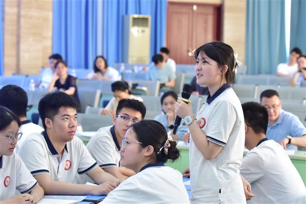 以理念为帆 筑育人之基——成都市第十一届中小学班主任技能大赛决赛(中学 3 组)在我校圆满收官