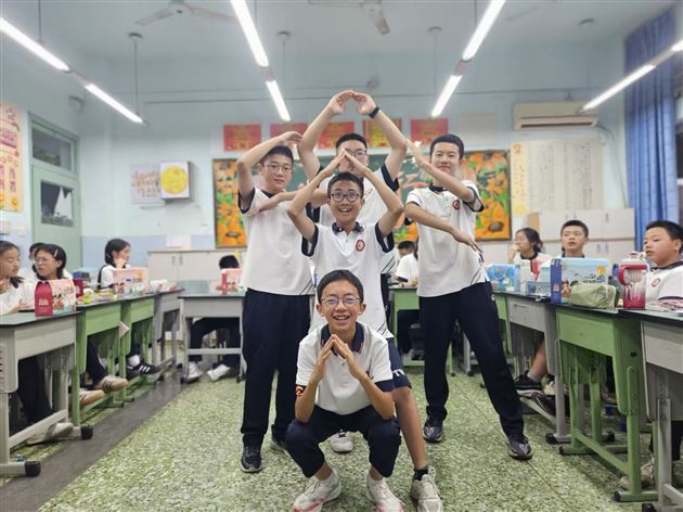 告别童年 启航青春——棠外初2024级“六一”成长仪式暨端午主题活动侧记