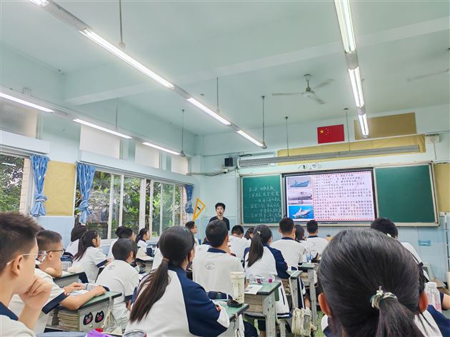 军歌嘹亮铸忠魂 史料为基铸军魂——棠外初中历史“常态好课”深耕国防教育新路径