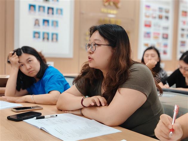 聚焦学生成长 深化德育实效——记棠外初2023级主题班会课研讨活动
