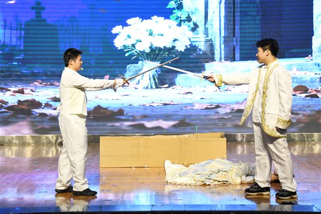 15班《罗密欧与朱丽叶》 