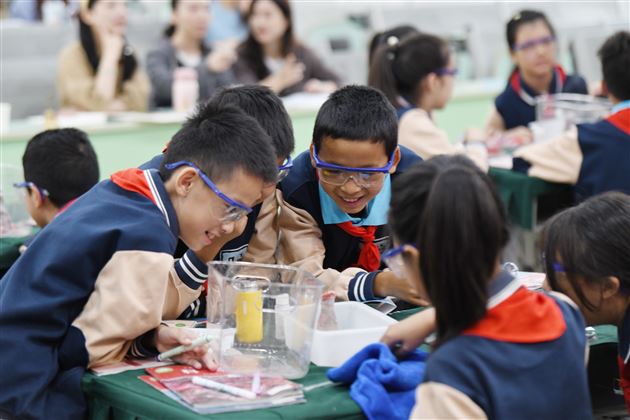 棠外附小成功承办双流区 “AI 赋能小学科学教学探索” 专题研讨活动 