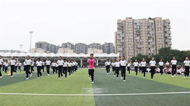 飒爽英姿展风采 青春飞扬强体魄——棠外初一年级成功举行队列队形暨素质操比赛