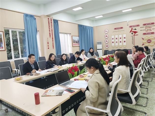 聚焦主问题教学 共探语言创新——棠外高中语文名师工作坊联合成华区李论高中语文学科特色工作室开展教研活动