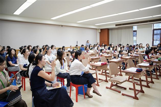 棠外附小金永迪老师在全国基础外语教育年会上作精彩展示