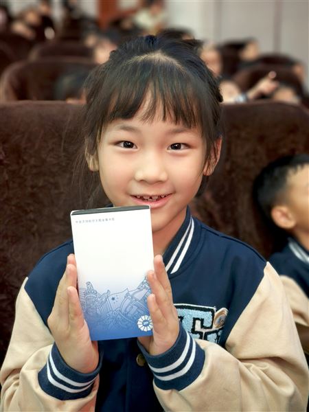 家长课堂讲授航空奥秘 童心启航点亮蓝天梦想