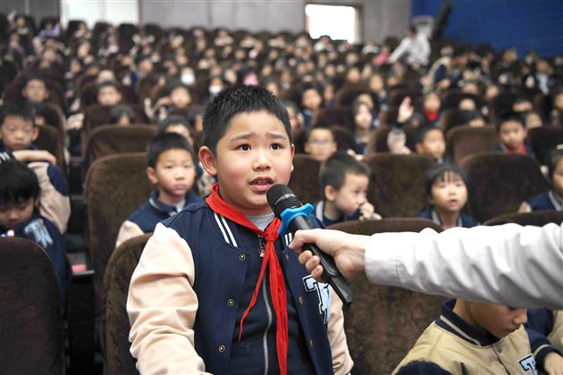 家长课堂讲授航空奥秘 童心启航点亮蓝天梦想