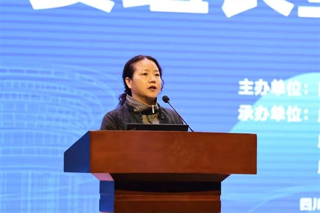 评审组长易晓老师