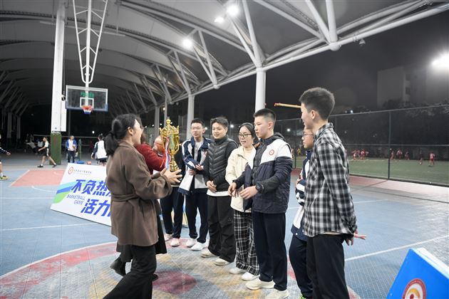 棠外初2024级班级篮球联赛圆满落幕 