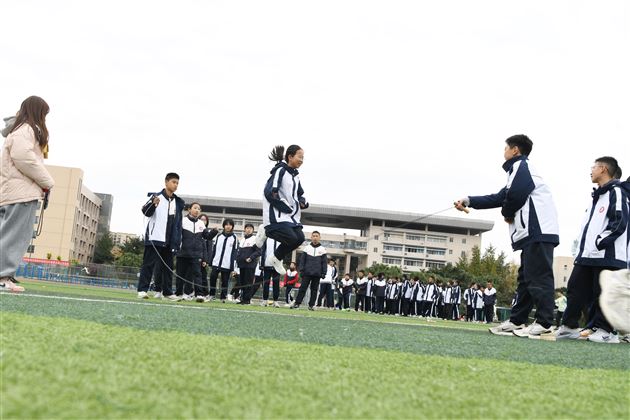 欢乐共绽放 活力满校园——棠外初中第十二届师生集体趣味运动会顺利举行