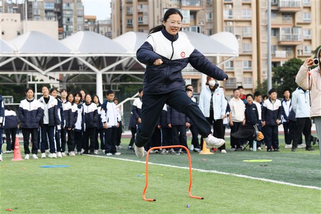 欢乐共绽放 活力满校园——棠外初中第十二届师生集体趣味运动会顺利举行 