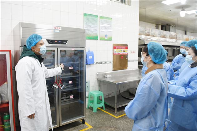 家校同心，“食”刻守护——成都棠湖外国语学校顺利召开2025-2026学年度膳食管理家长委员会第一次会议