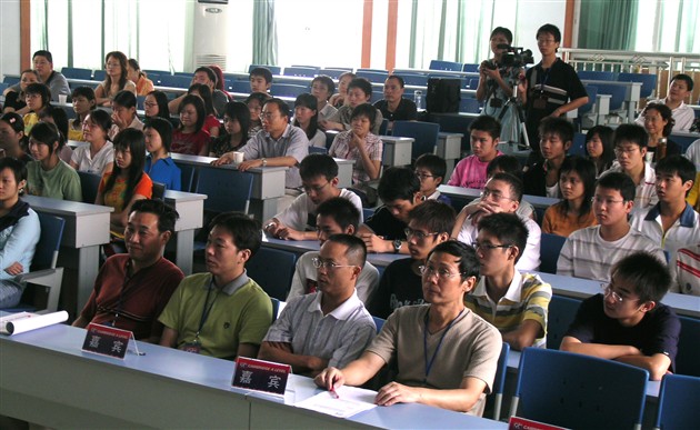 剑桥高中开学典礼会场(六)