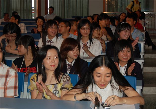 剑桥高中课程2007秋季CAL/PAL学生开学典礼(三)
</p><p>