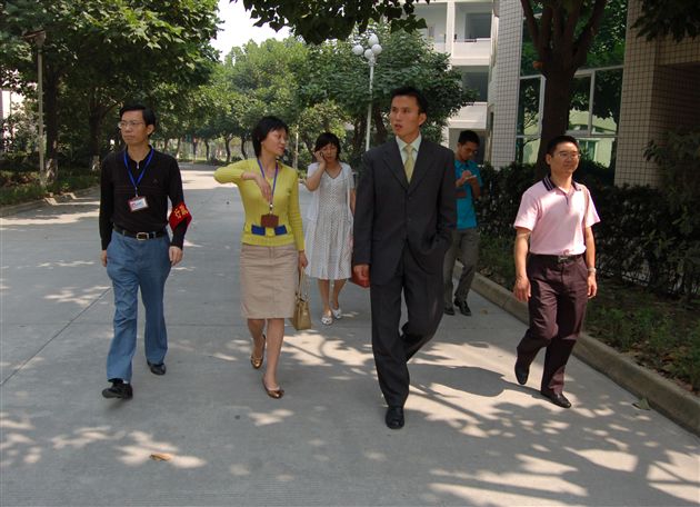 加拿大国际教育中心副总裁苏华炜硕士一行到棠外考察(一)