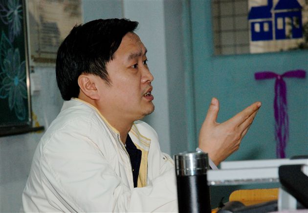 “轻负高效与课堂之构建”教研沙龙(四)
</p><p>