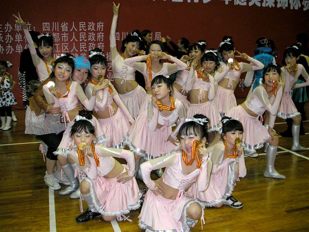 棠外附属小学啦啦操代表队喜摘四川省桂冠(二)