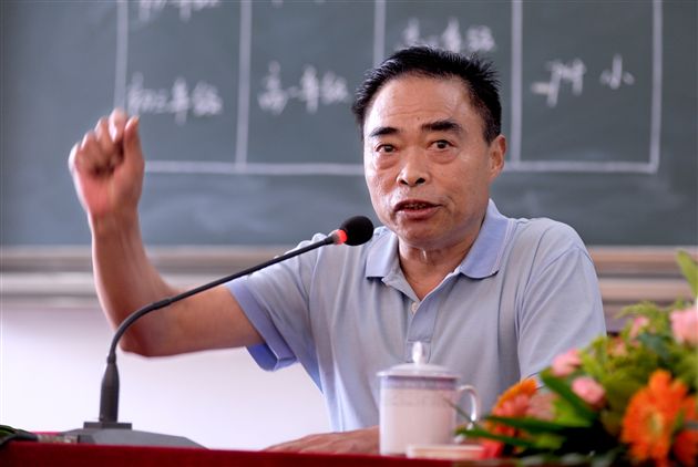 棠外师生热烈欢送黄光成校长赴京参加国庆观礼2
</p><p>