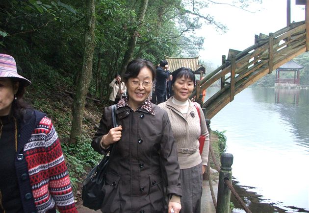 香水沟:碧水、小桥、倒影