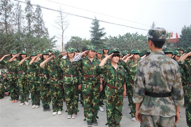 军训表演
</p><p>