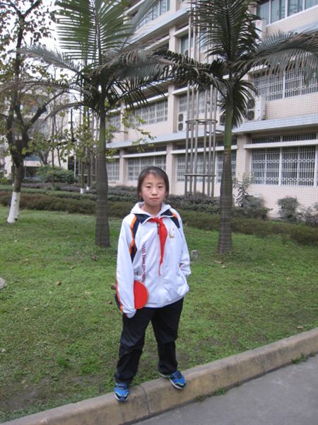 棠外附小参加双流县第一届运动会中小学生乒乓球锦标赛获佳绩
</p><p>　　