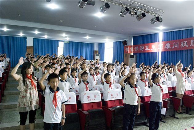 纪律出规范 稚子成栋梁——记三年级家长义工课堂